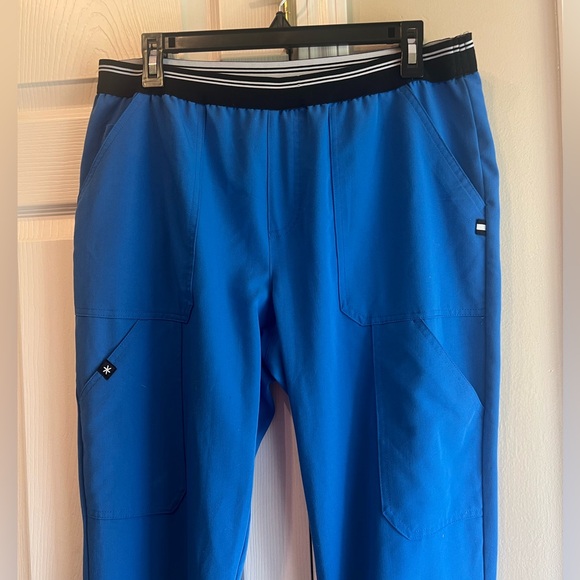 Women’s scrubs pants size medium - Picture 3 of 4